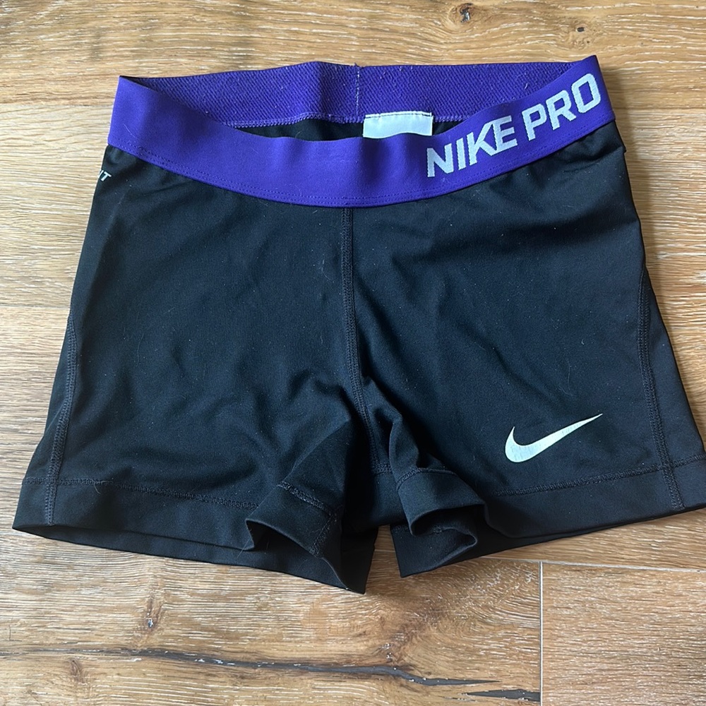 Nike women’s black shorts size small